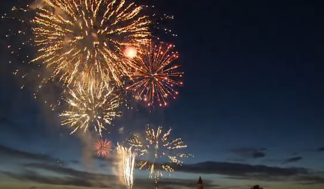 夏の花火スペクタキュラ フレイム ナイトプールに入りながら見れる 2021年 愛知県 蒲郡市 ラグーナテンボス